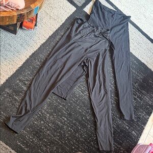 2 Pairs of Maternity Leggings Felina and Vera Wang L / XL
